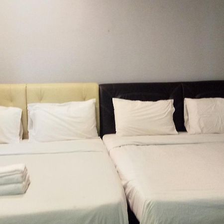 D Lima Beach Inn Pantai Cenang  Exterior foto