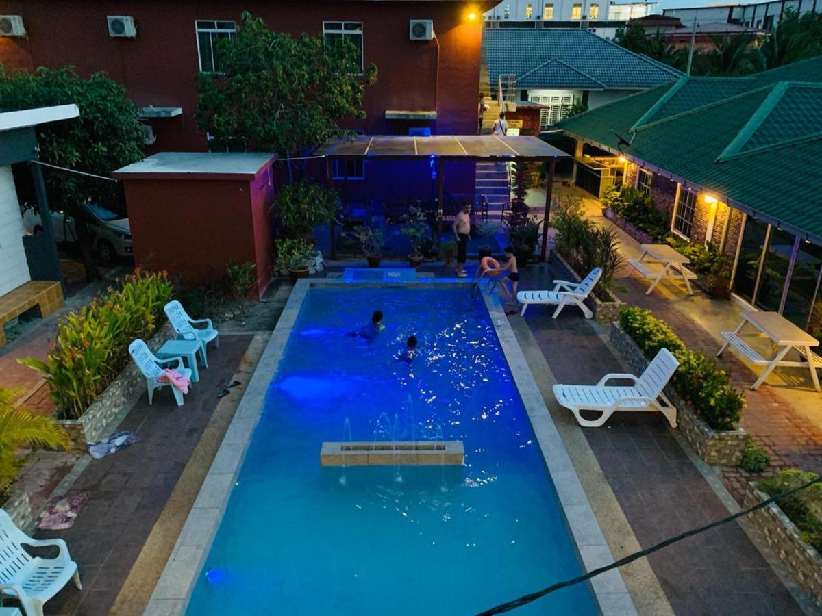 D Lima Beach Inn Pantai Cenang  Exterior foto